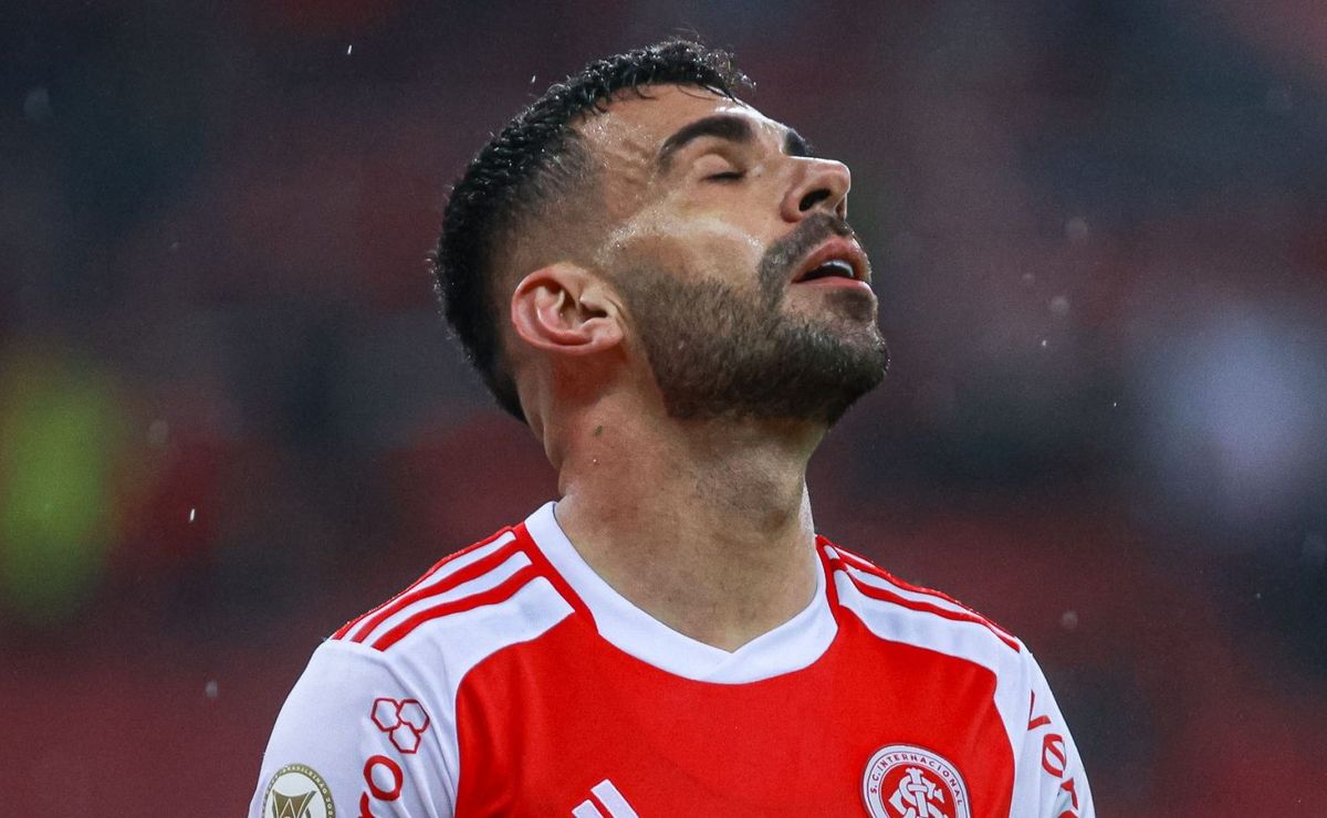 Bruno Henrique deixa a torcida do Internacional enfurecida e saída é discutida