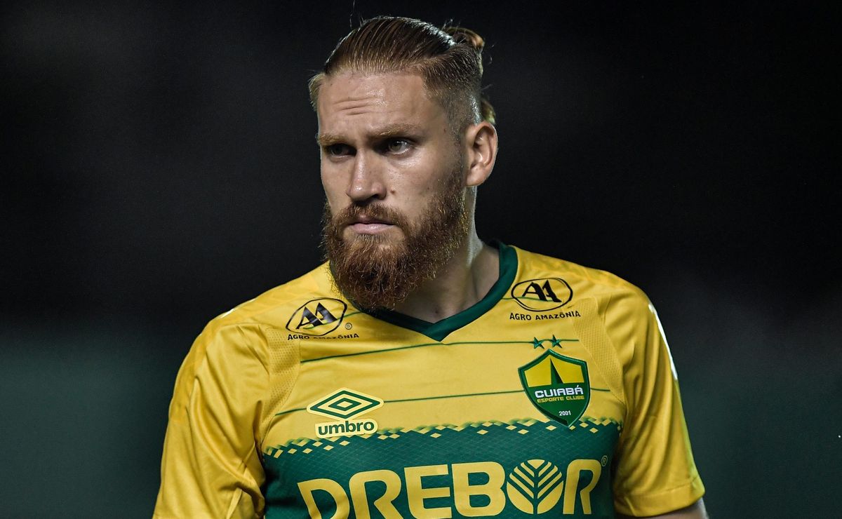 Empresário de Isidro Pitta confirma interesse do Fluminense no atacante: