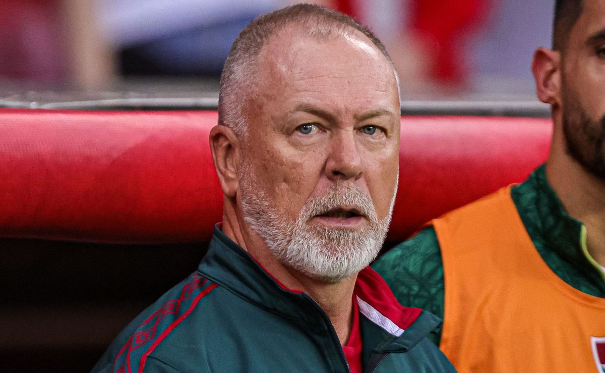 Mano Menezes desabafa sobre vaias e revela o que tem prejudicado o Fluminense: “continuamos com...”
