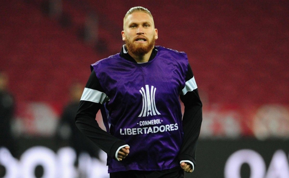 Flamengo busca novo centroavante para vaga de Gabigol e se decide sobre contratação de Isidro Pitta