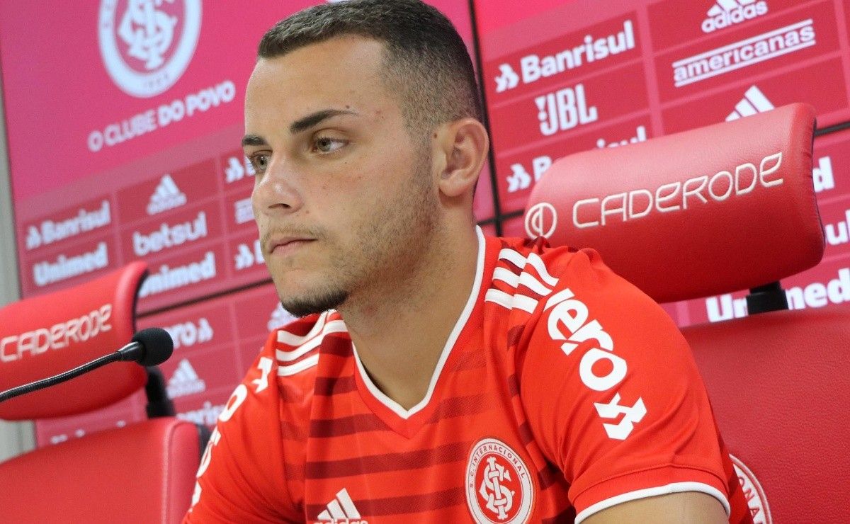 Bruno Gomes será vendido pelo Internacional e clube trabalhar para Aguirre virar titular