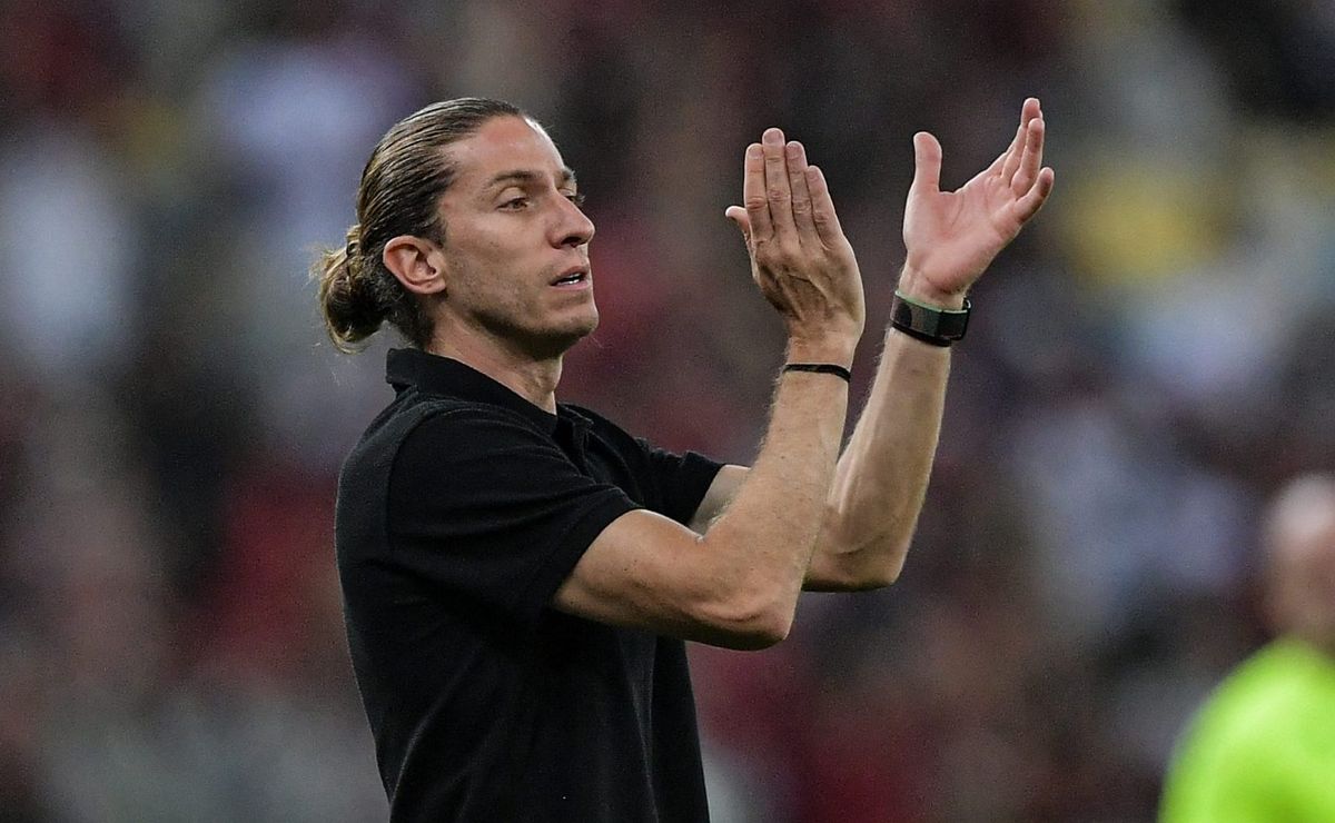 Filipe Luís ‘muda a rota’ do Flamengo, e irá priorizar o Brasileirão Betano em 2025