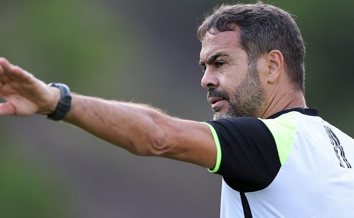 Escalação do Botafogo: Artur Jorge muda defesa e 3 reservas ganham chance contra São Paulo