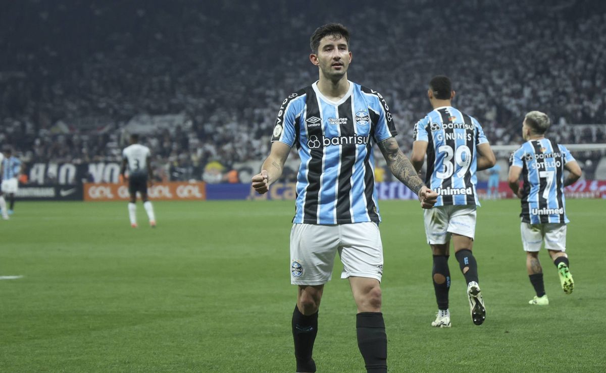 Abel Ferreira aprova contratação de Villasanti no Palmeiras e resposta do Grêmio é definitiva