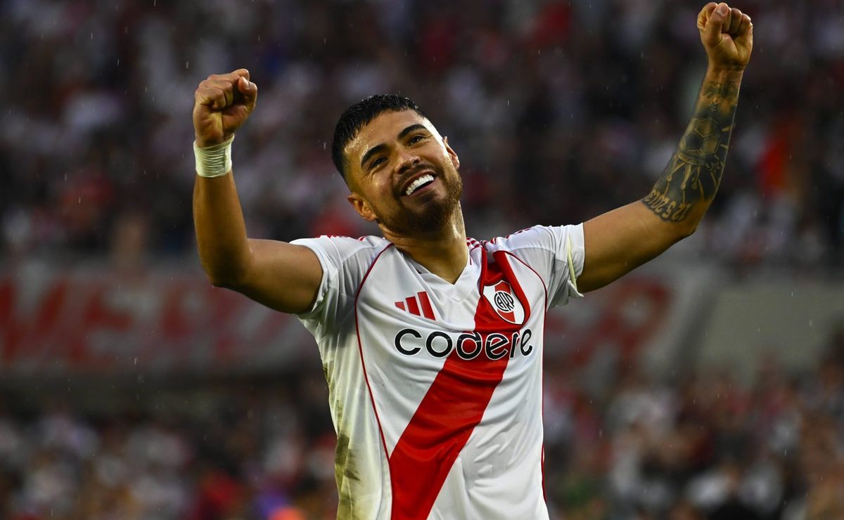 Imprensa argentina crava Paulo Díaz no Corinthians e diretoria traz outra versão