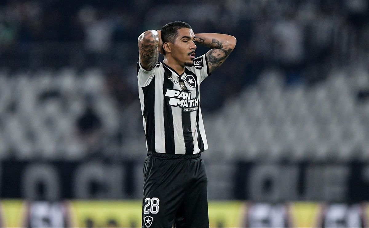 Contratação de Allan pelo Vasco tem definição da diretoria de Pedrinho, informa Jorge Nicola