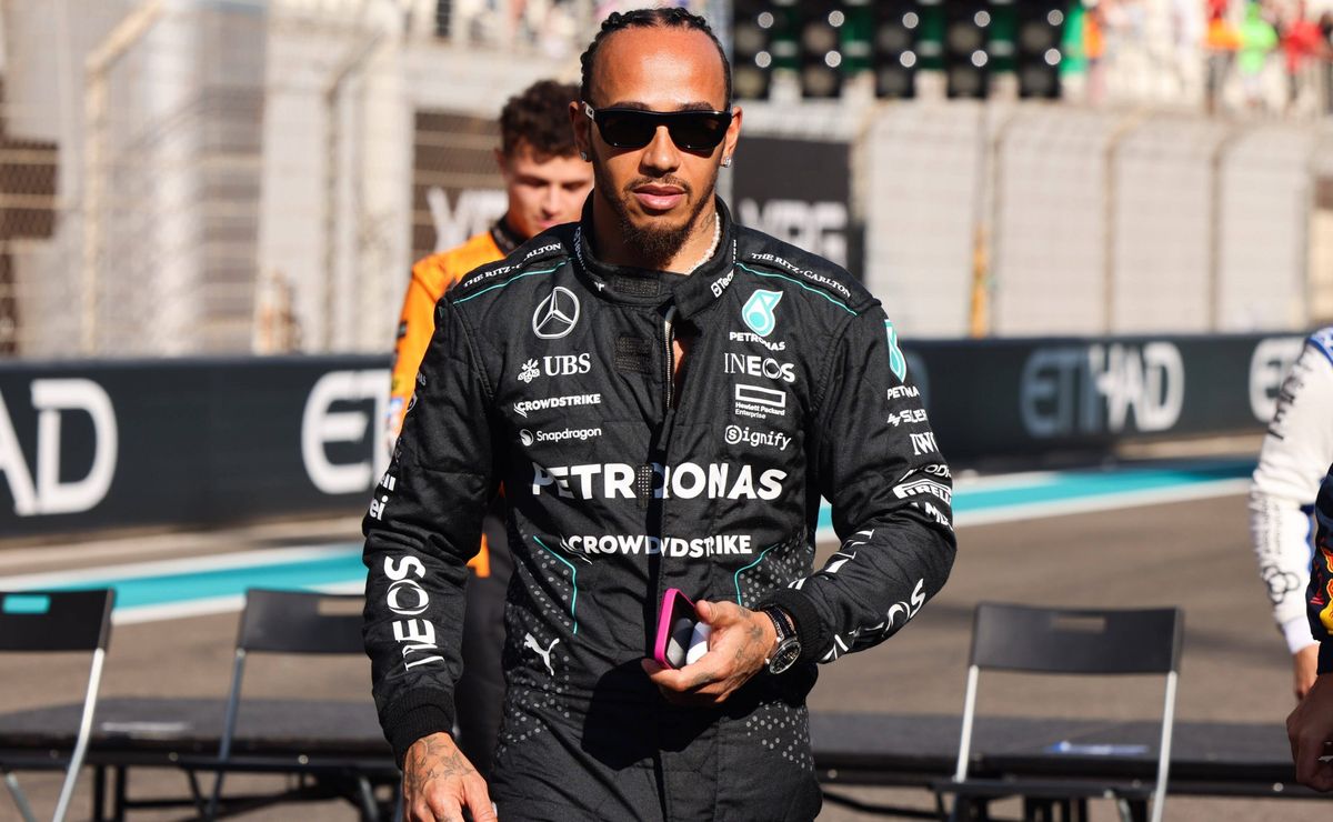 Hamilton celebra ida para a Ferrari e promete dar tudo pela equipe: “Estou animado”