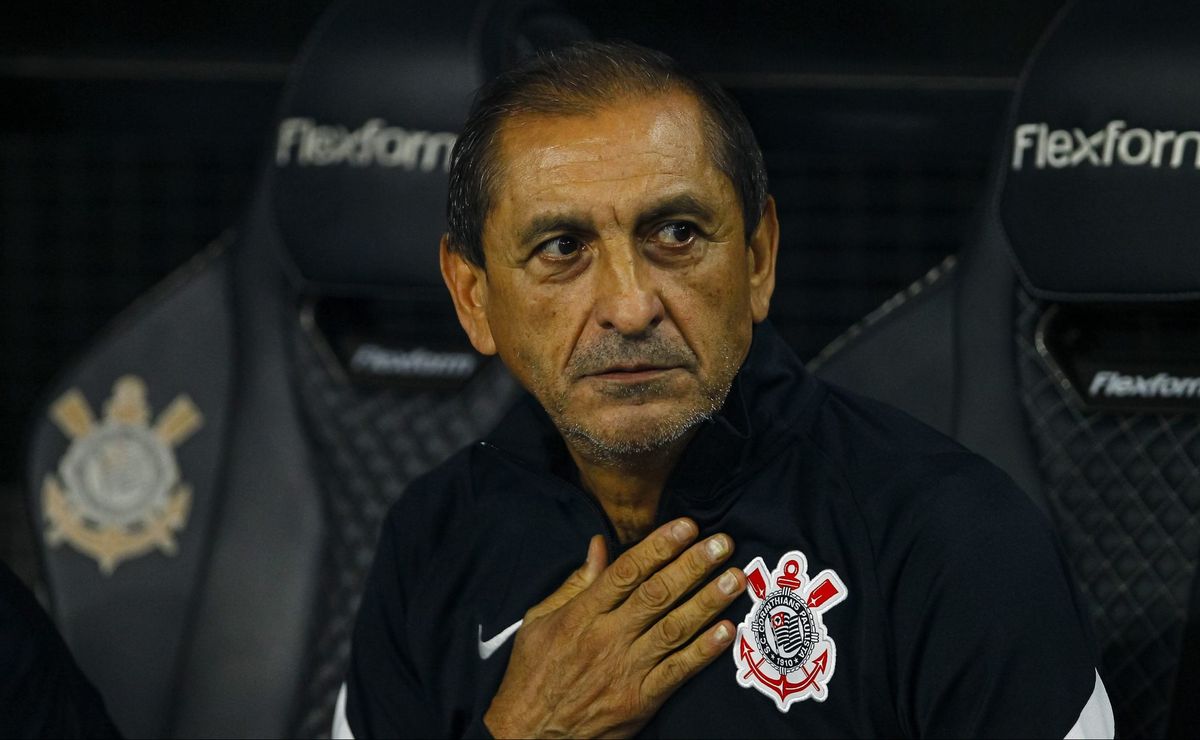 Ramón Díaz desabafa sobre problema enfrentado no Corinthians e faz cobrança: “No momento ruim...”