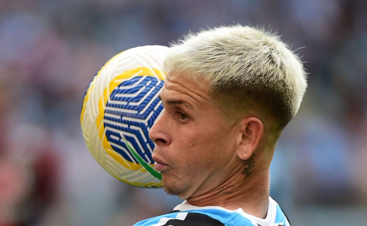 Soteldo não deve permanecer no Grêmio e decide assinar com rival do Santos para 2025