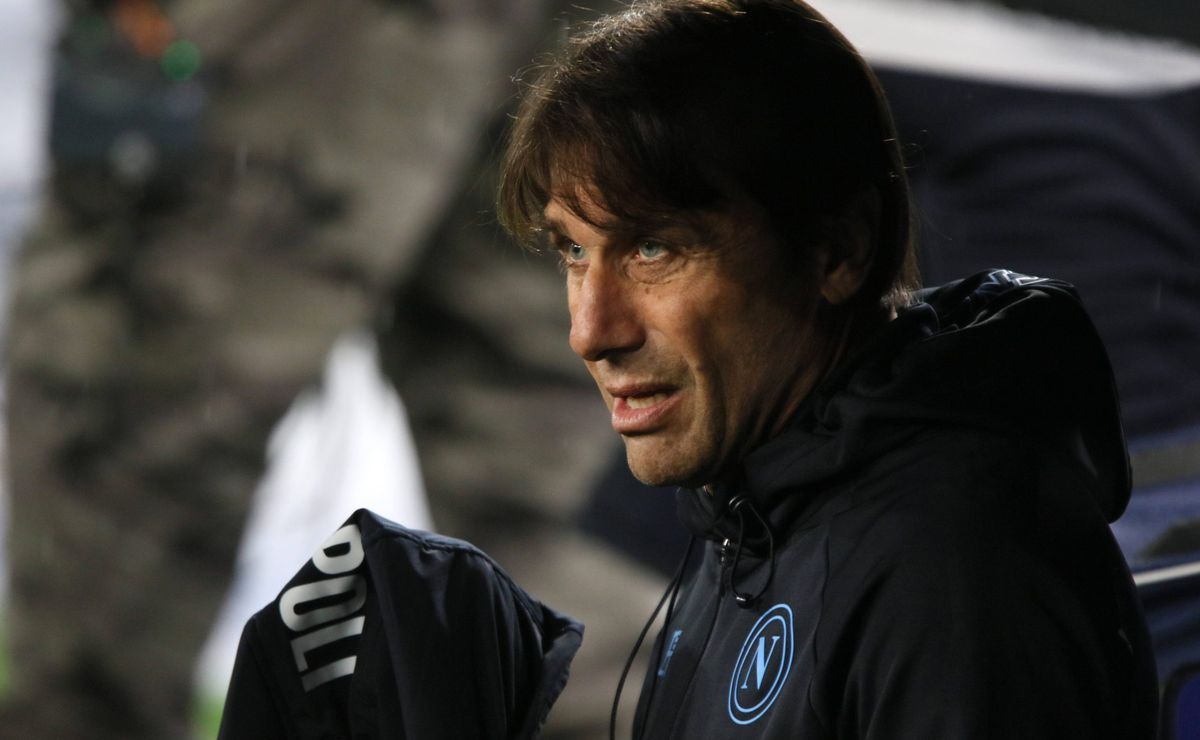 Flamengo quer atravessar negócio do Napoli de Antonio Conte para contratar Danilo