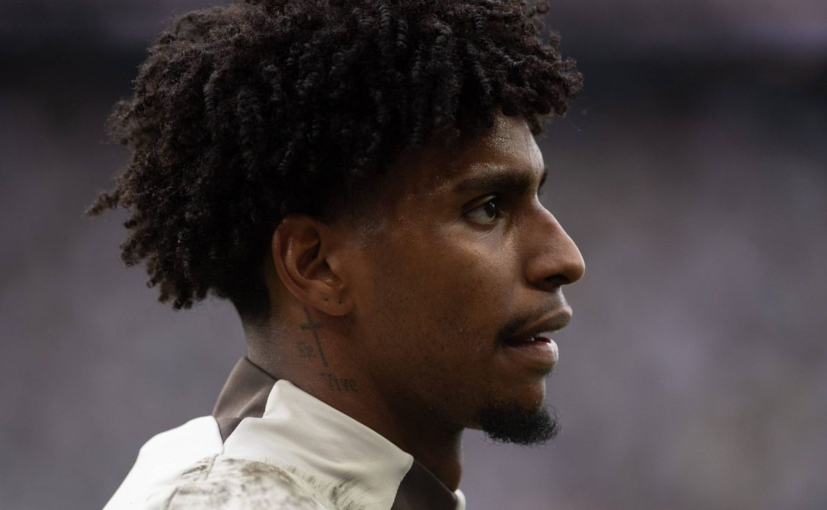 Hugo Souza faz discurso forte contra tratamento diferenciado para goleiros negros no Brasil: “Essa palhaçada”