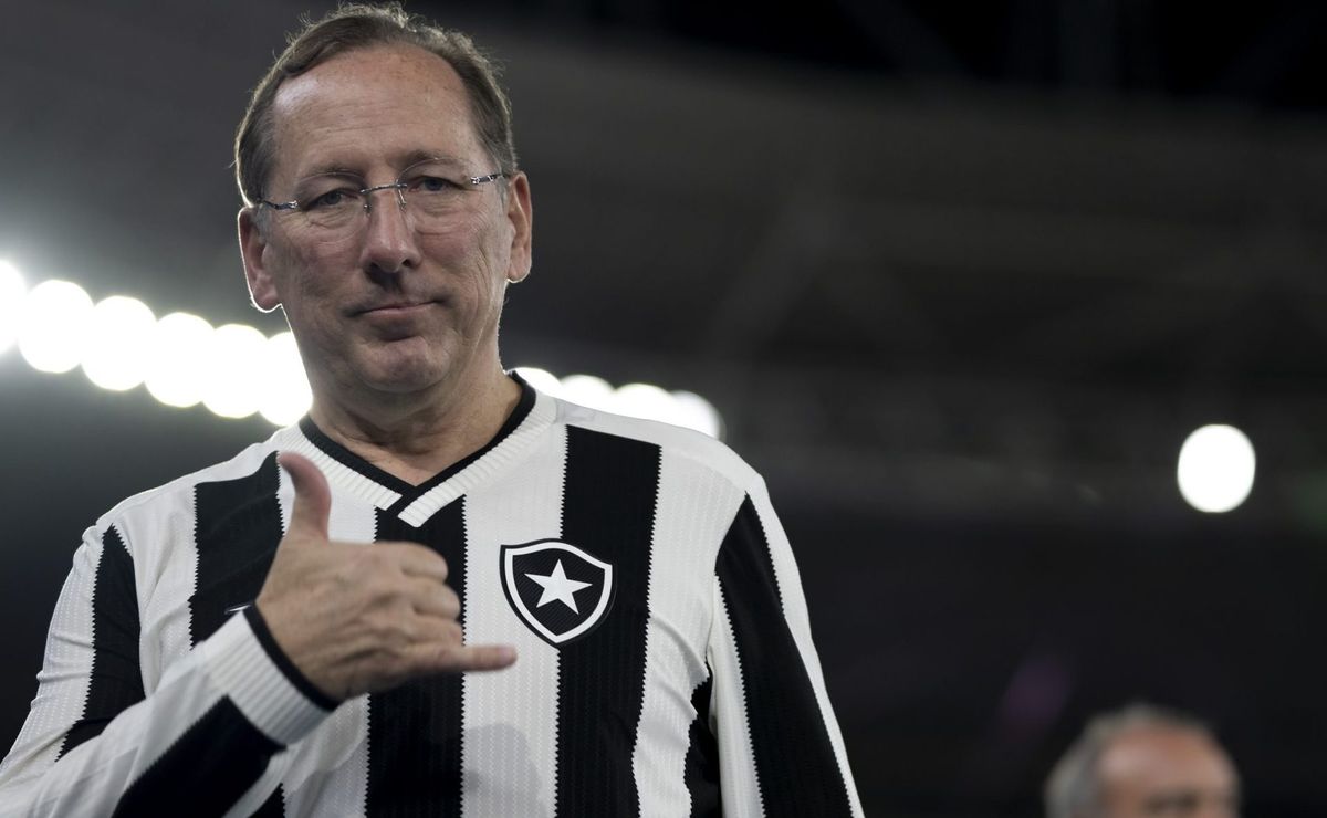 Textor não aguarda fim do Intercontinental e planeja contratar 1º reforço do Botafogo para 2025