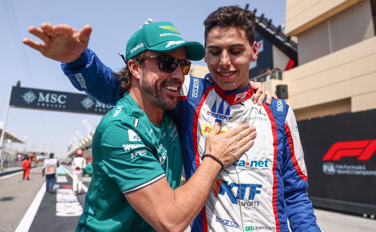 Alonso elogia Bortoleto e aponta brasileiro como melhor novato de 2025: “Ele é o melhor”
