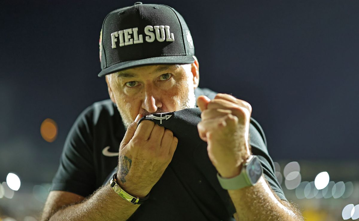 Augusto Melo autoriza e Corinthians quer assinar novo empréstimo de Maycon até o fim de 2025