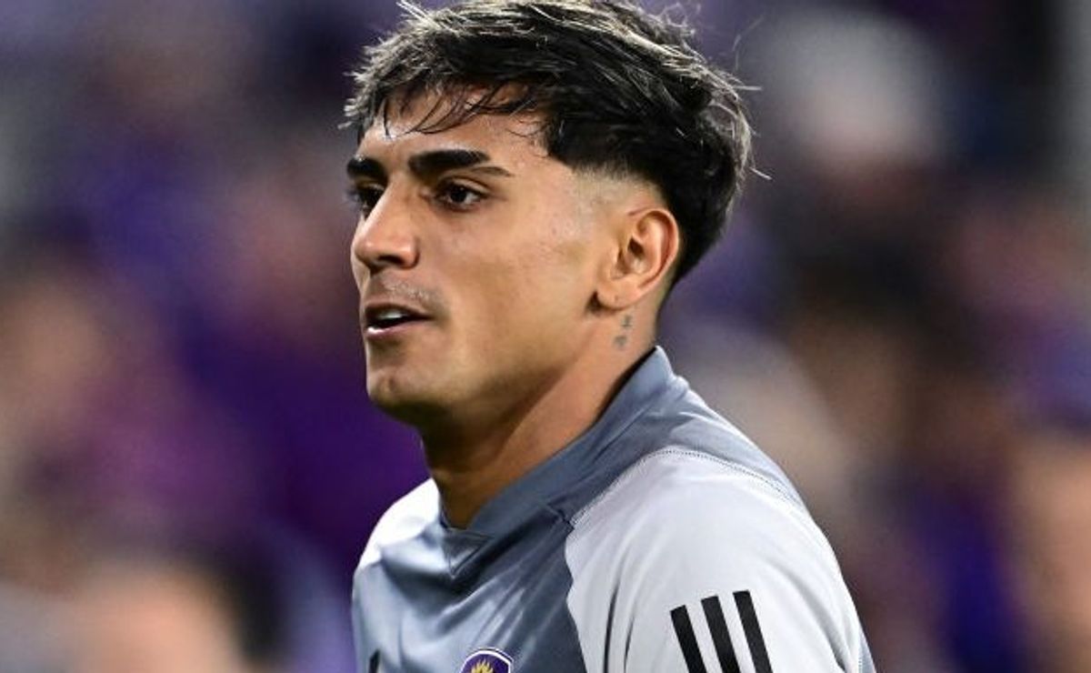 Palmeiras não para em Facundo Torres e saída de Dudu possibilita chegada de centroavante de peso