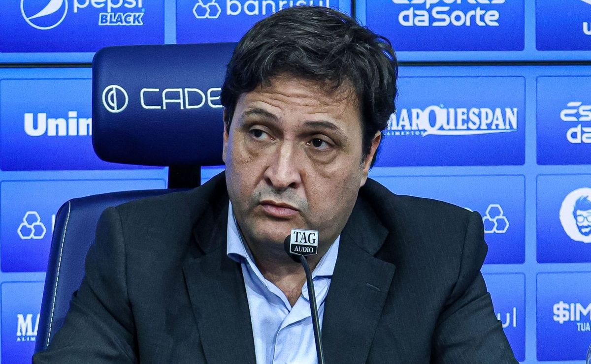 Alberto Guerra aparece ativo no mercado, mas pode perder atacante no Grêmio em 2025