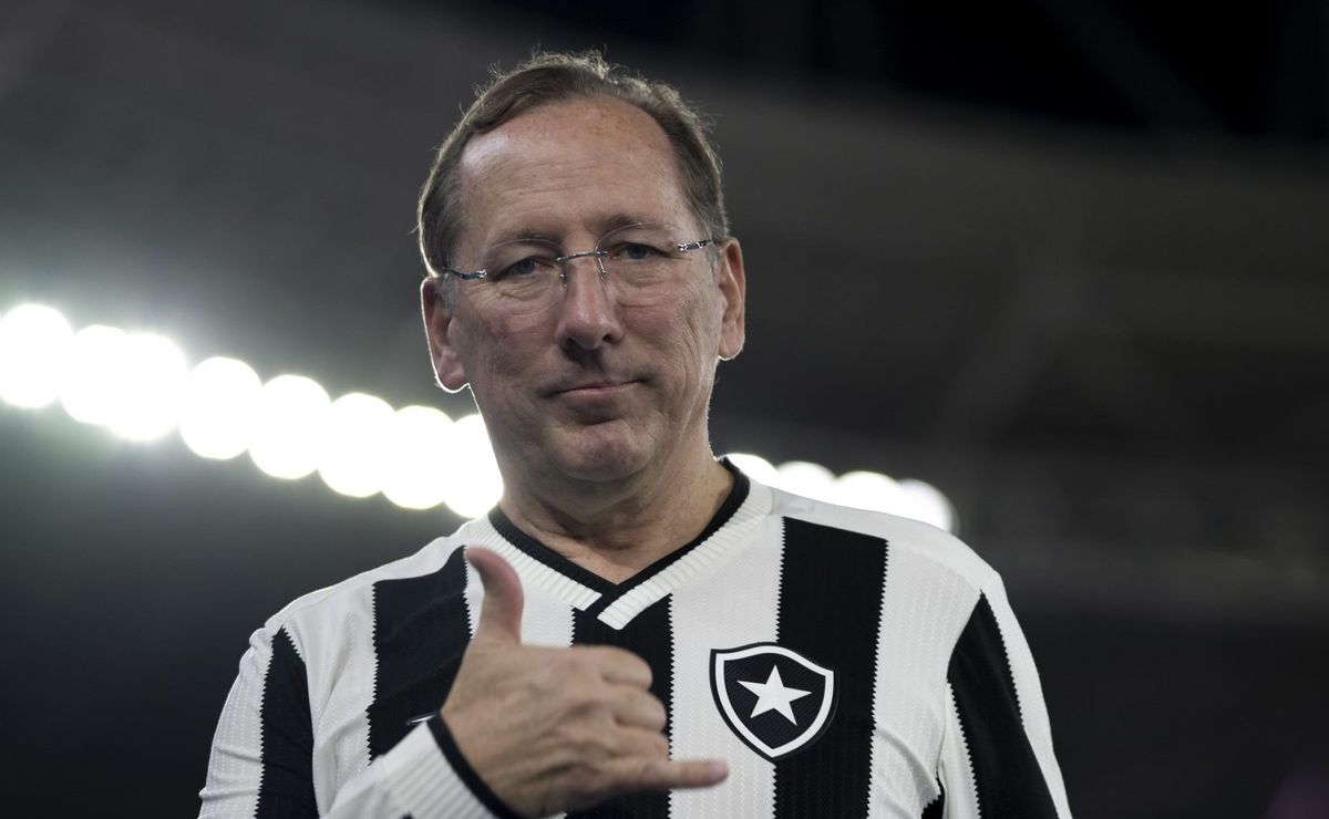 John Textor quita parcela atrasada por Carlos Alberto e fica ‘em dia’ com o América-MG