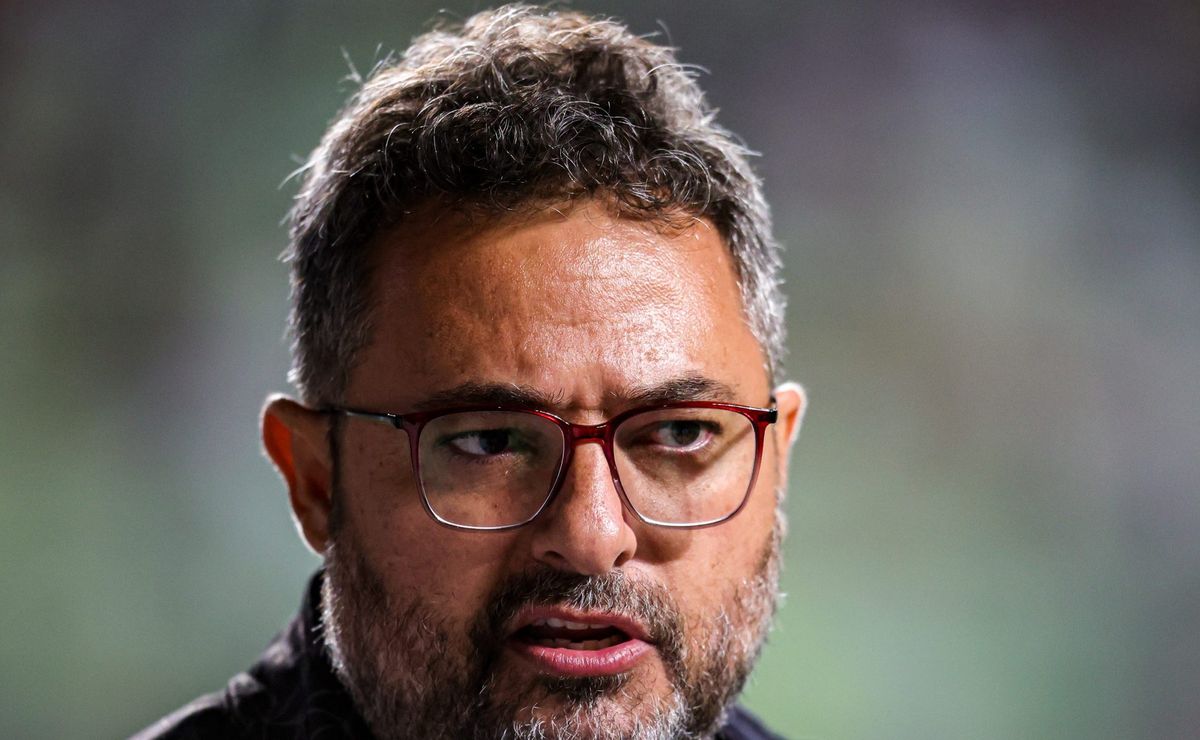 Alexandre Mattos deixou dívida altíssima no Vasco por Zé Gabriel antes de ir embora