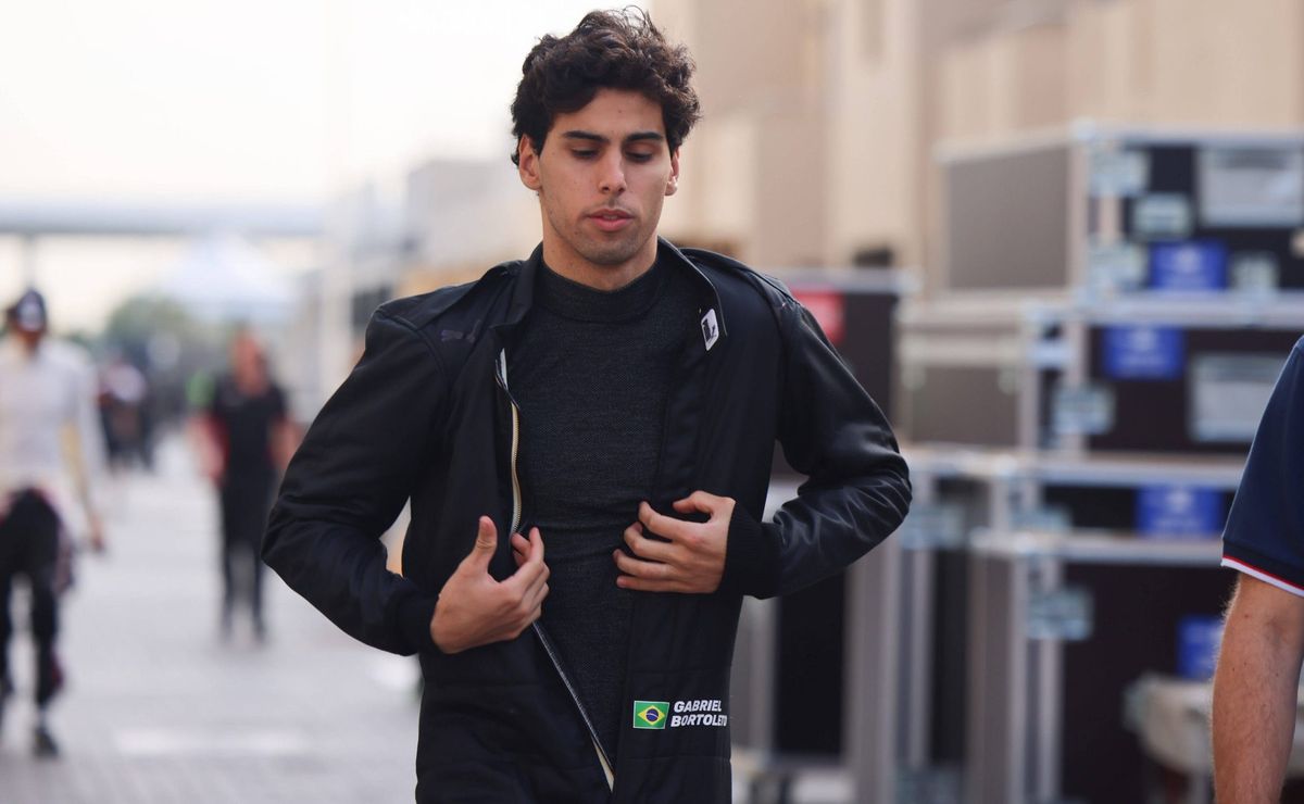 Gabriel Bortoleto leva prêmio de Novato do Ano da FIA em Ruanda