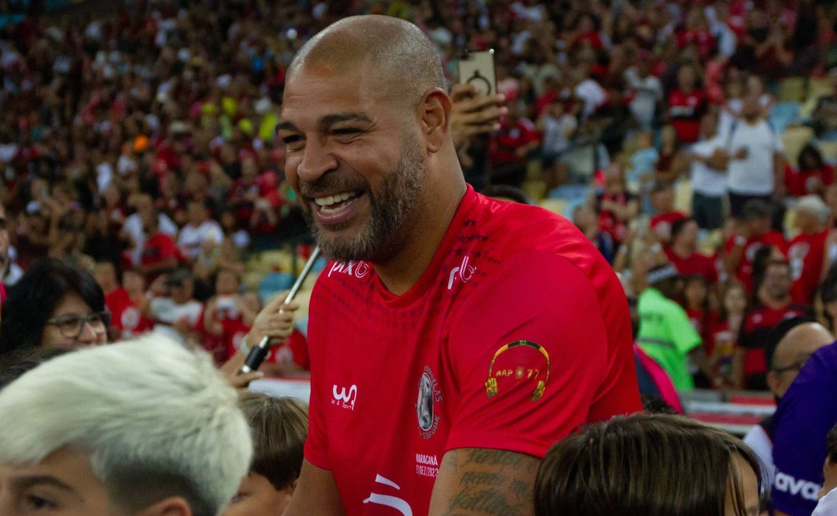 Adriano Imperador se une a Romário, Ronaldo e Zico em jogo de despedida no Maracanã