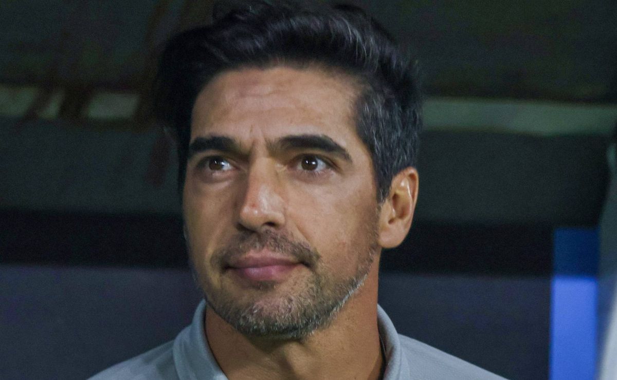 Abel conversa por vídeo com Facundo Torres e Palmeiras fica perto de anunciar 1ª contratação