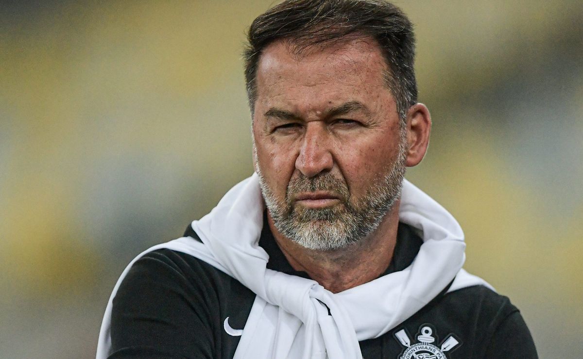 Augusto Melo impõe condição financeira para que Maycon possa renovar empréstimo com o Corinthians