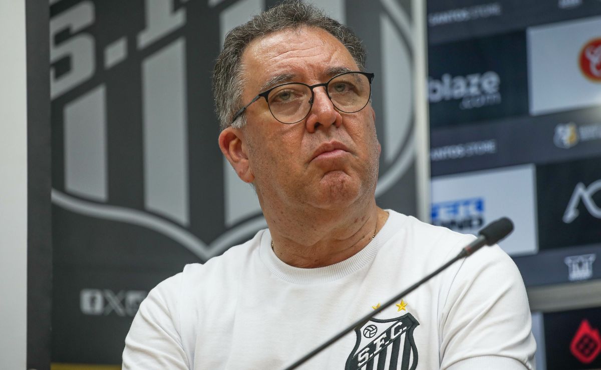 Corinthians libera zagueiro e Marcelo Teixeira quer a contratação de Caetano para o Santos