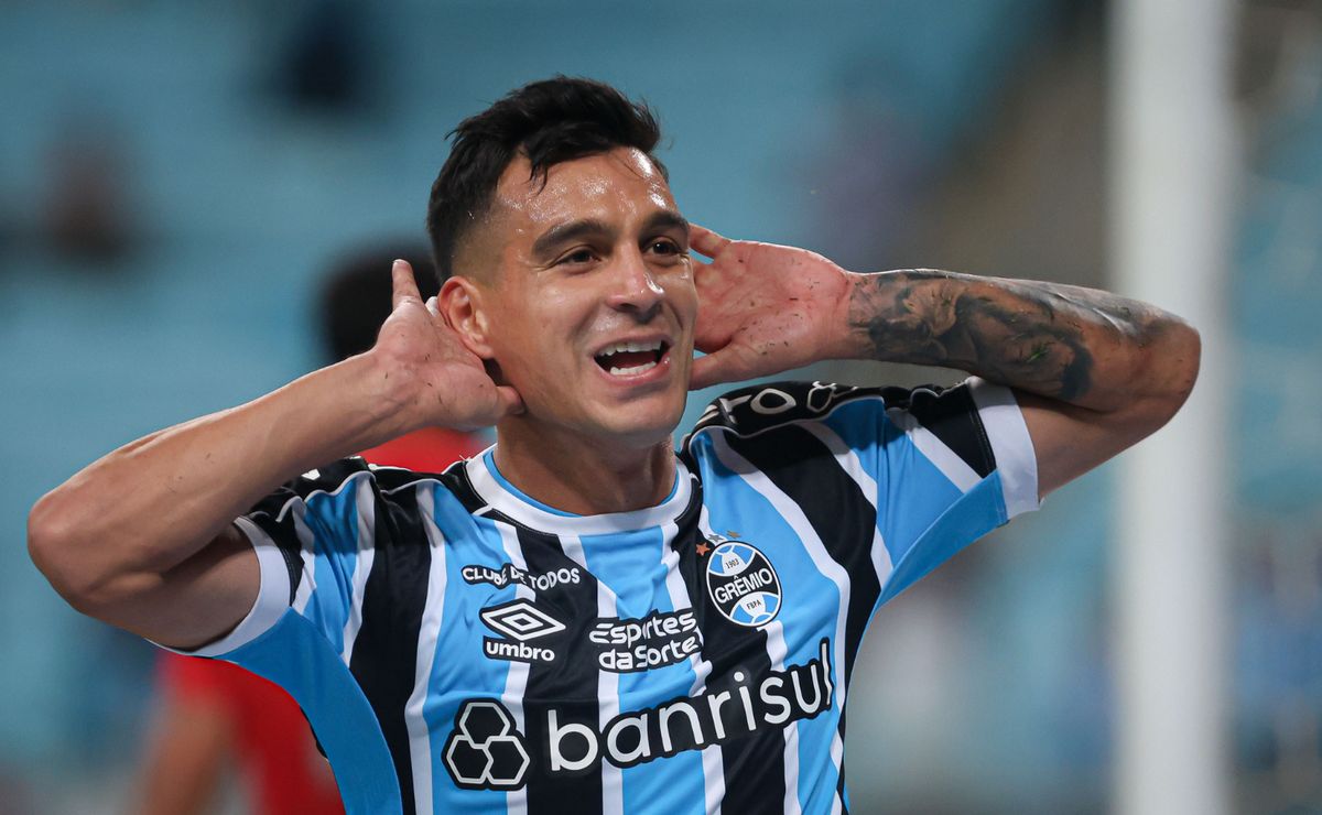 Grêmio comunica ao Santos que não tem interesse em trocar Cristaldo por Soteldo