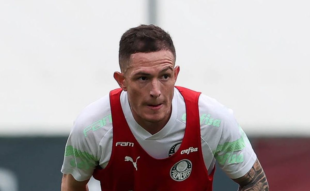 Boca Juniors acena com proposta de R$ 60 milhões para tirar Aníbal Moreno do Palmeiras