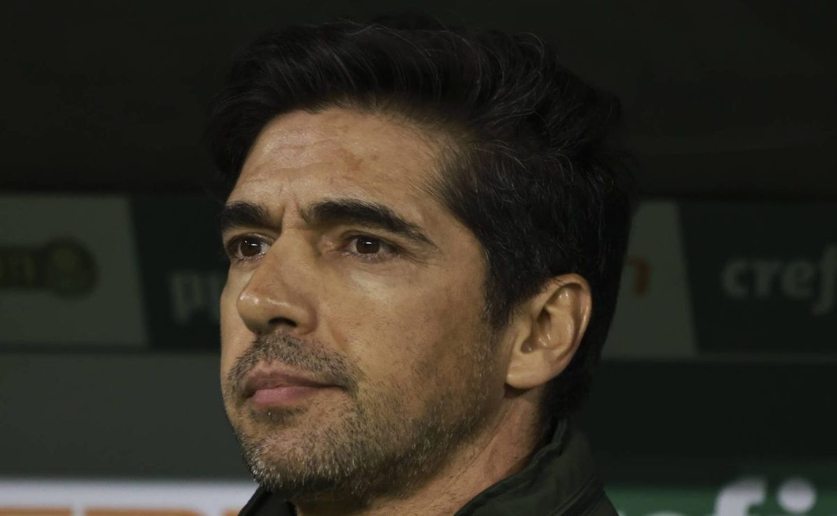 Abel aceita reduzir salário para fechar com Sporting, mas Palmeiras exige pagamento da multa rescisória