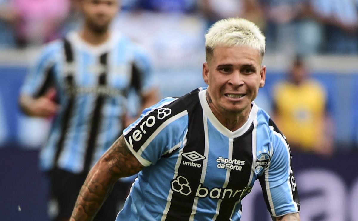 Grêmio quer esperar novo técnico para definir se fará esforço para comprar Soteldo