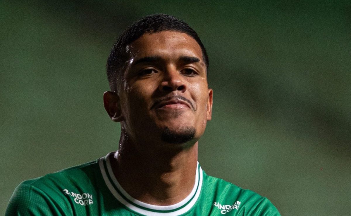 Cruzeiro tenta contratar Lucas Barbosa, mas conversas não avançam e meia negocia com Bragantino