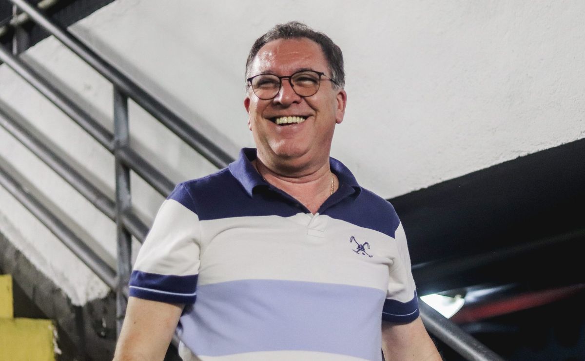 Santos define a saída de atacante e Marcelo Teixeira encaminha transferências de Lucas Barbosa