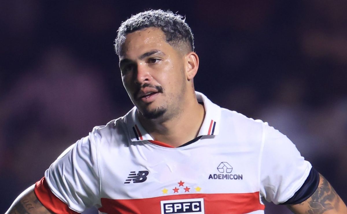 Casares é direto sobre situação de Luciano no São Paulo e revela possível negociação: “Ele sairá...”