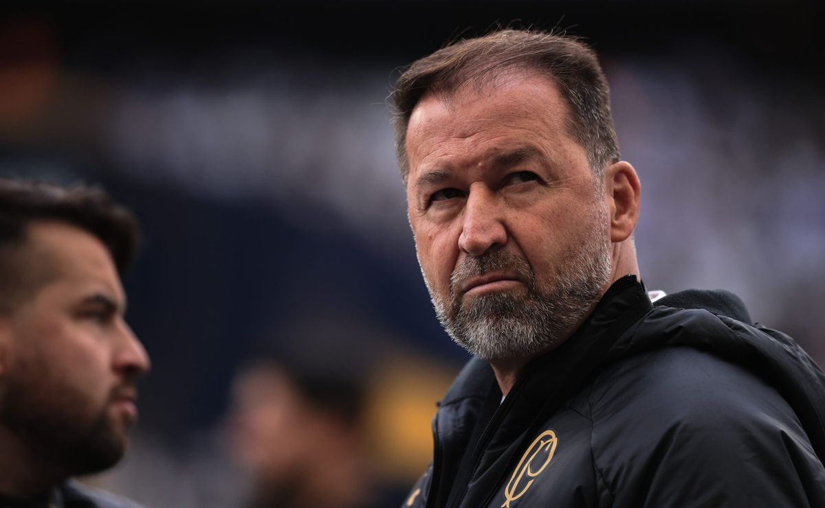 Corinthians deseja evitar reviravolta e Augusto Melo tem plano para não negociar Breno Bidon