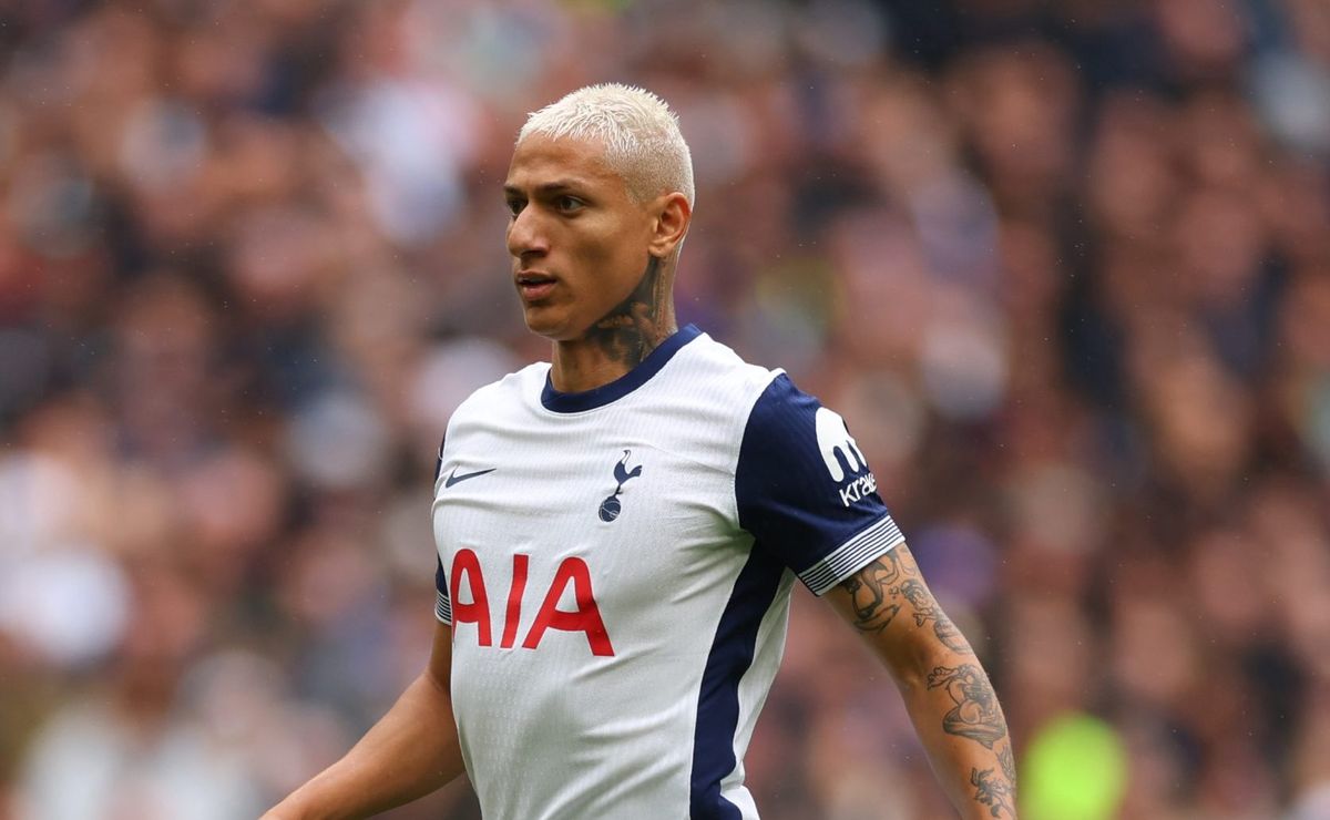 Palmeiras define que contratação de Richarlison não irá acontecer e Leila Pereira almeja outros reforços