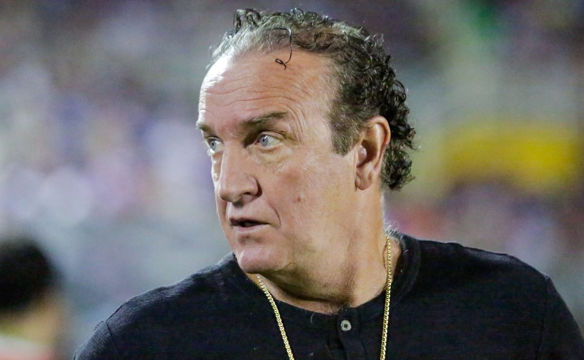 Santos esquece Gustavo Quinteros e Gustavo Costas e após Cuca tem Heinze e +1 na mira