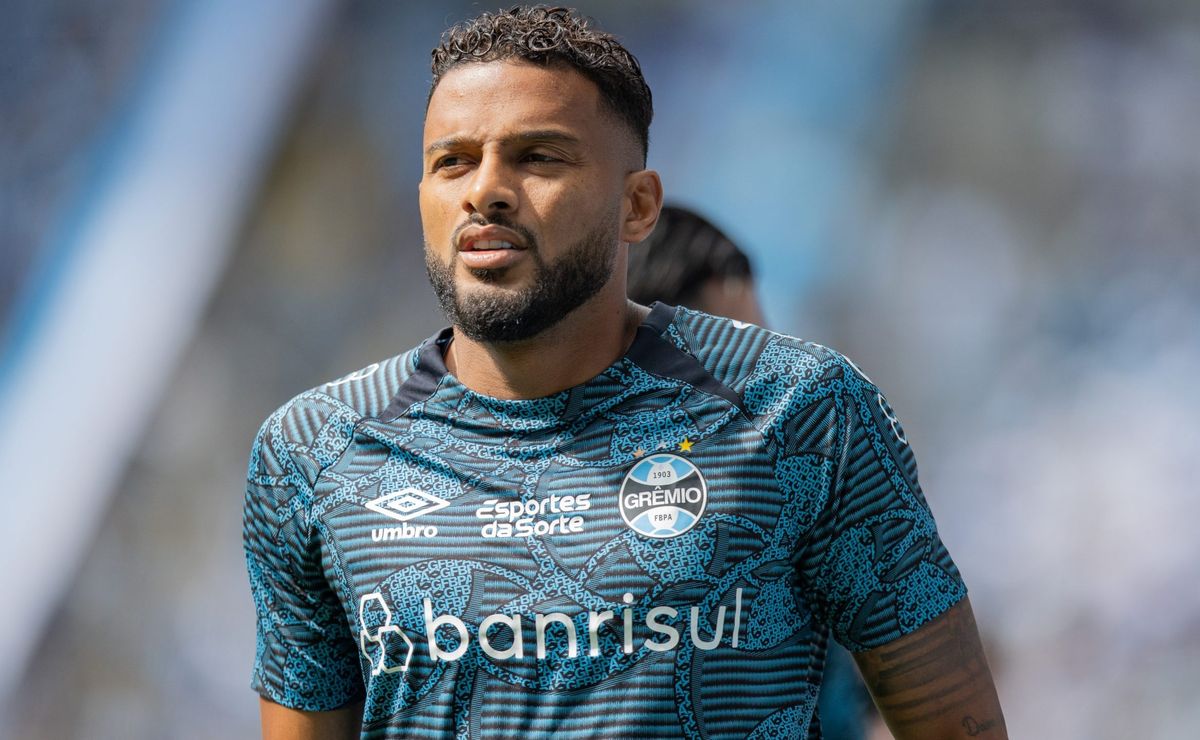 Grêmio se posiciona oficialmente e não negocia com Reinaldo e +1 para 2025