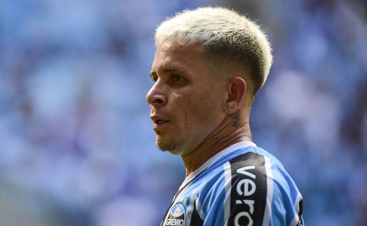 Após negociação com Soteldo esfriar, Mattos estuda contratação de Rony, do Palmeiras para 2025