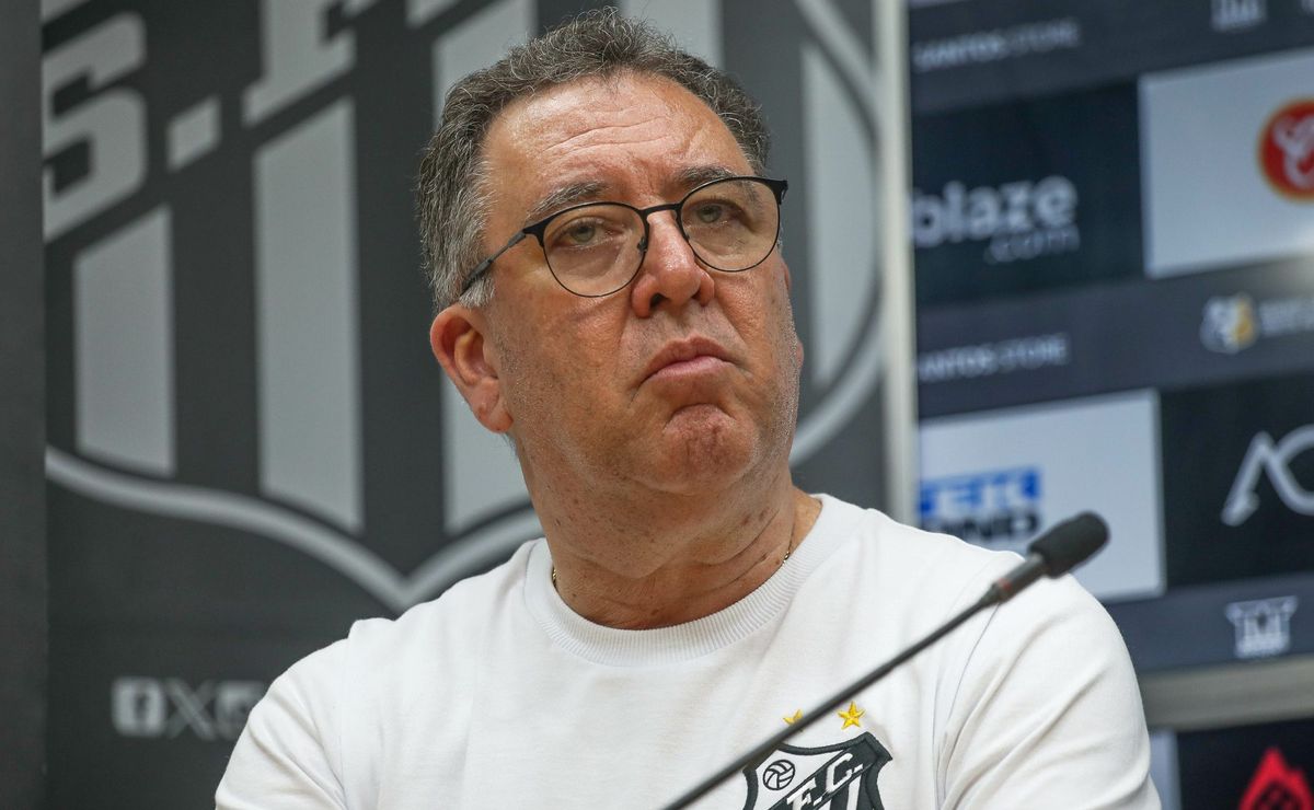 Santos completa um mês sem técnico e Marcelo Teixeira dá prazo final a Quinteros