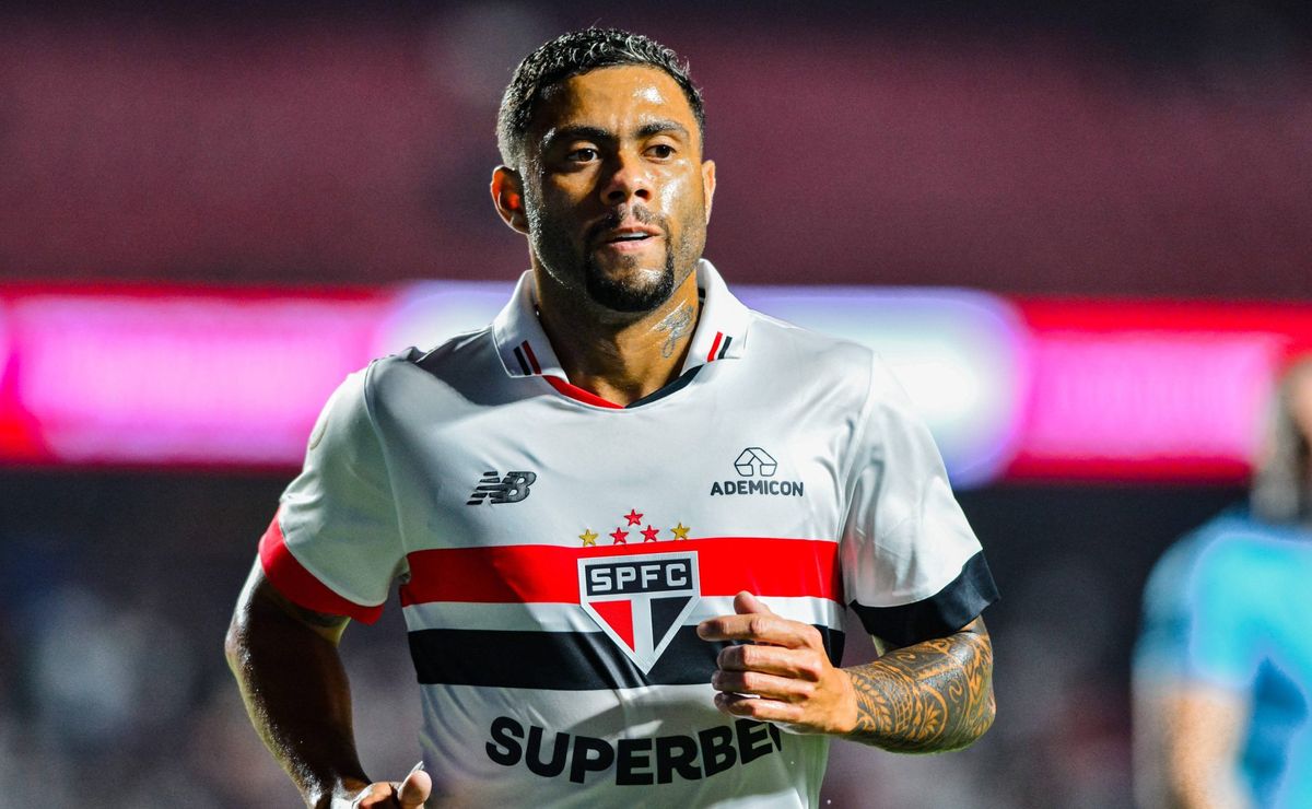 São Paulo responde proposta do Vitória para vender Wellington Rato