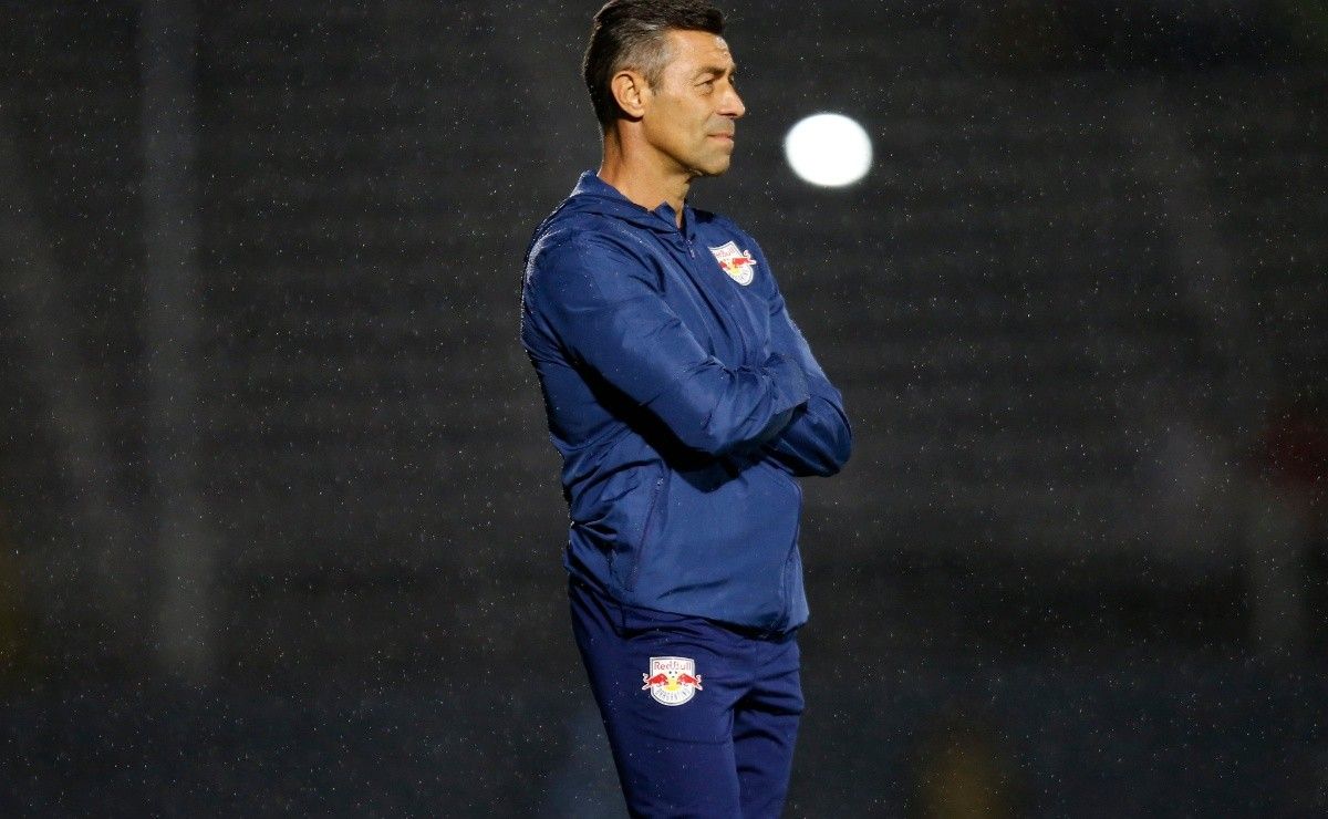 Pedro Caixinha tem salário vazado no Grêmio e recebe R$ 700 mil a menos que Renato Gaúcho