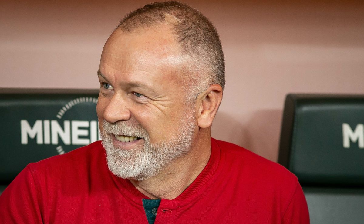 Mano Menezes aprova contratação e Fluminense se prepara para tirar Romero do Corinthians