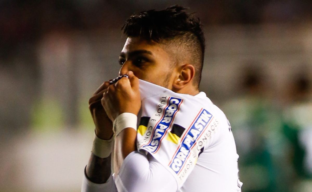 Pai de Gabigol vai ao Santos para conversa com Marcelo Teixeira; oferta de R$ 2 milhões está de pé