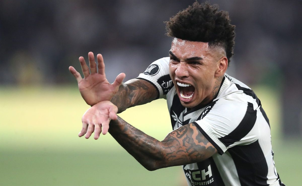 Botafogo aceita negociar Igor Jesus em 2025 e John Textor pede R$ 226 milhões