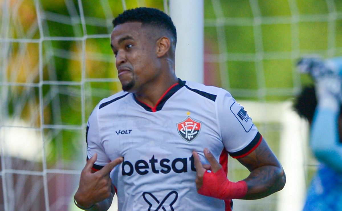 Após desistir de Róger Guedes, Flamengo define contratação de Alerrandro e também descarta