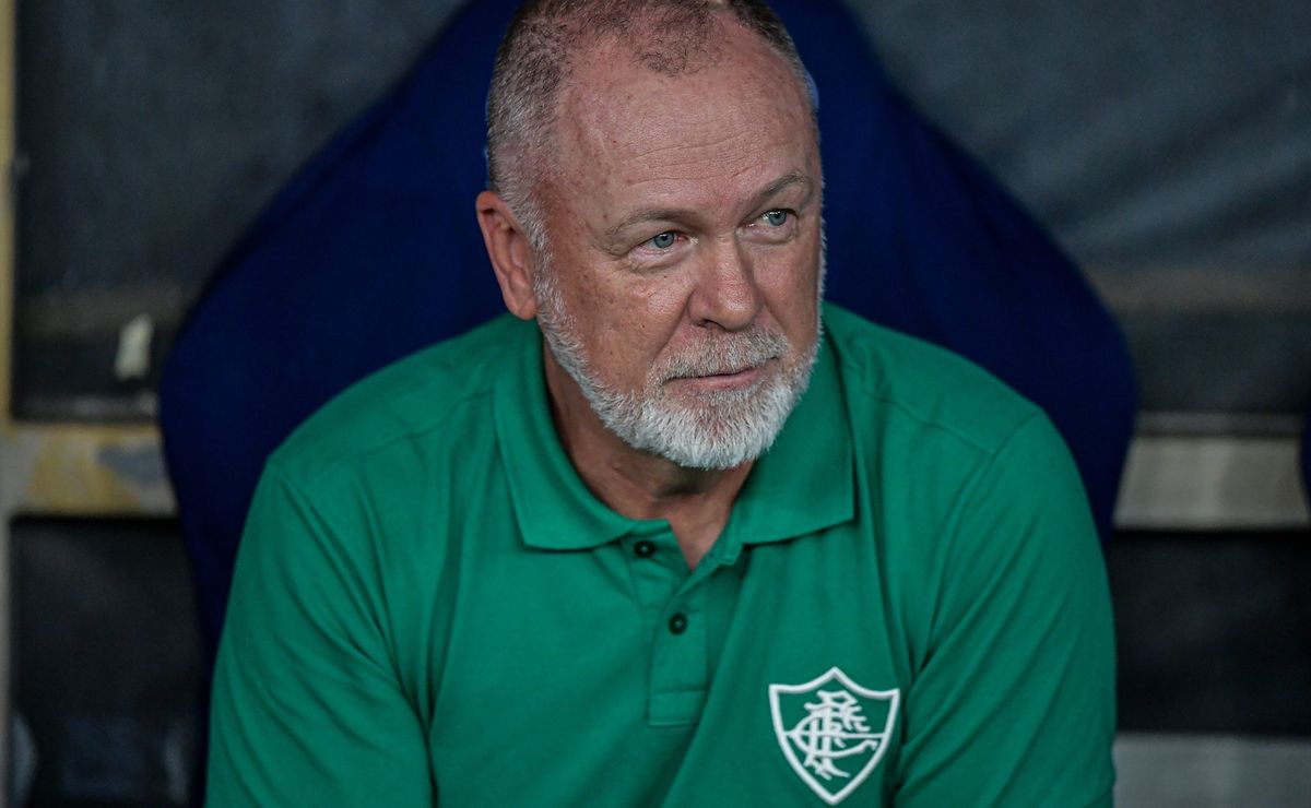 Mano Menezes deseja Gabriel Menino e decide interferir em troca por Martinelli com Palmeiras