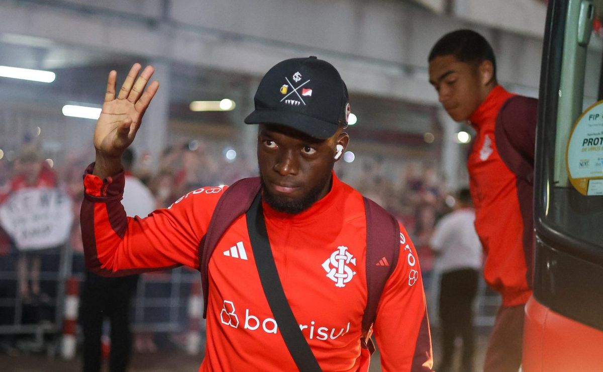 Presidente do Colo-Colo toma decisão sobre a contratação de Enner Valencia, do Internacional: “Fumaça”