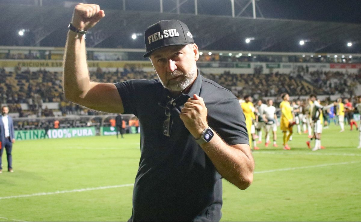 Corinthians quer fechar 2 assinaturas até o fim do ano, encerrando novelas por Maycon e Romero