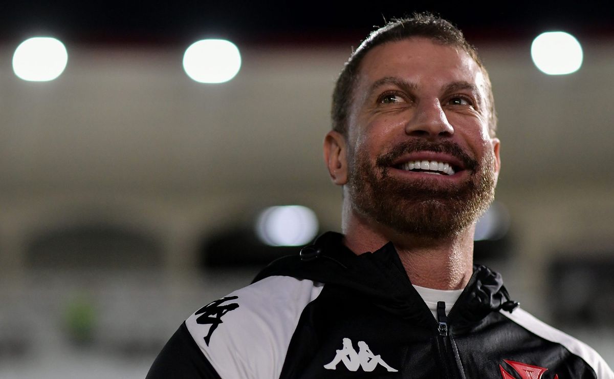 Vasco avança pela contratação do técnico Fábio Carille